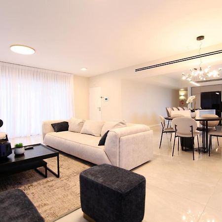 Mini Penthouse Near The Beach Netanja Zewnętrze zdjęcie