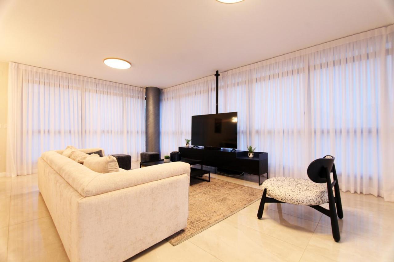 Mini Penthouse Near The Beach Netanja Zewnętrze zdjęcie